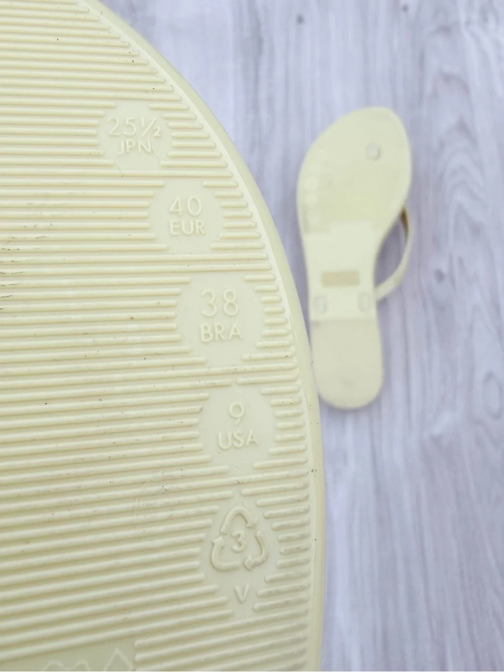 Melissa Harmonic Petals sandals in light green